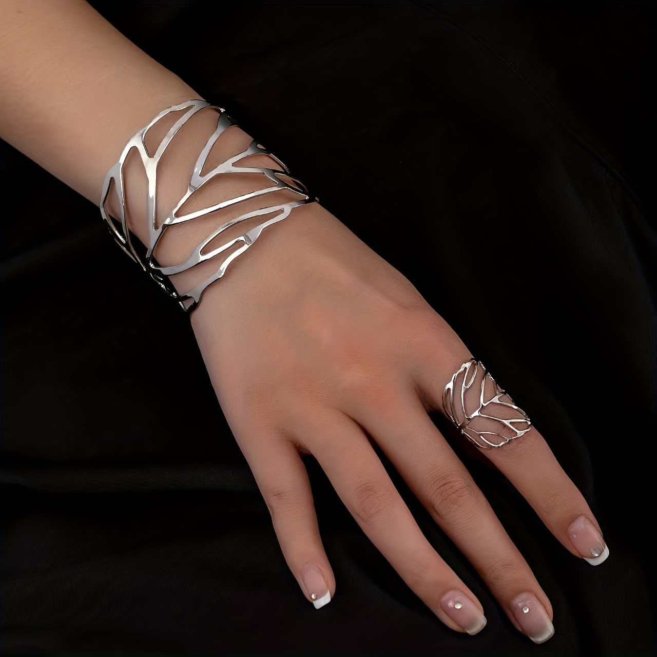 Vintage Leaf Ring Set and Bracelet